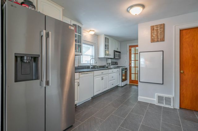 14 Gove Street, Manchester, NH 03102