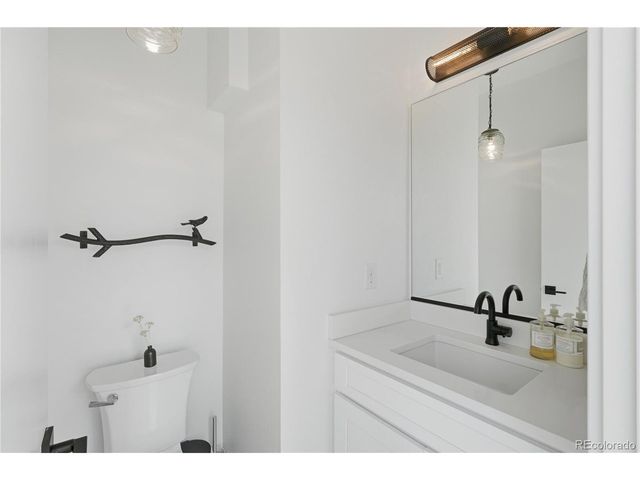 1368 Yates St 2, Denver, CO 80204