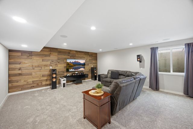 4215 NW Cedarwood Drive, Ankeny, IA 50023