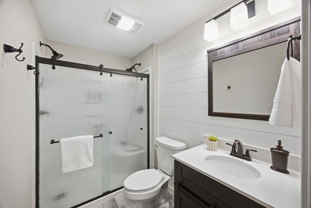 4215 NW Cedarwood Drive, Ankeny, IA 50023