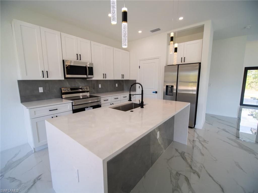1515 CORTEZ AVE, LEHIGH ACRES, FL 33972 — photo 3