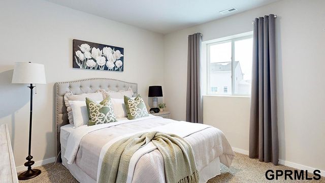 17008 Craig Street, Bennington, NE 68007