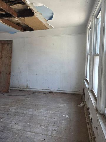 8227 S Commercial Avenue, Chicago, IL 60617