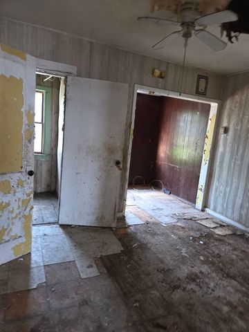 8227 S Commercial Avenue, Chicago, IL 60617