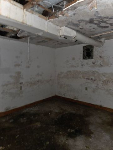 8227 S Commercial Avenue, Chicago, IL 60617