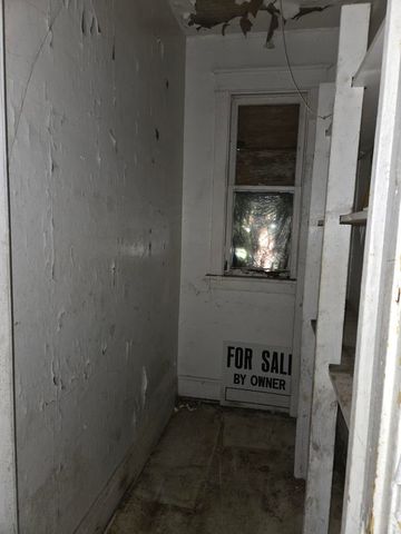 8227 S Commercial Avenue, Chicago, IL 60617