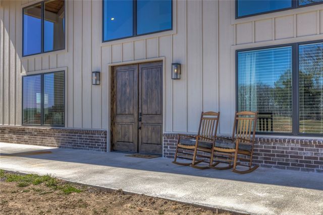 139172 HWY 82, Tahlequah, OK 74464