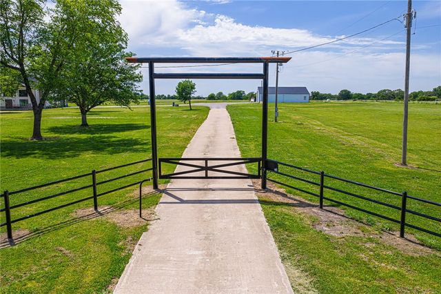 139172 HWY 82, Tahlequah, OK 74464