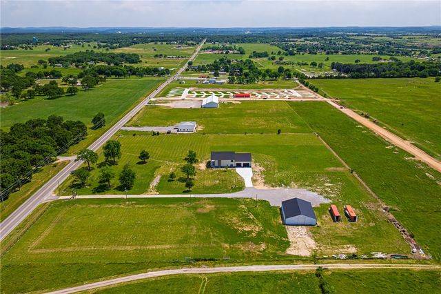 139172 HWY 82, Tahlequah, OK 74464