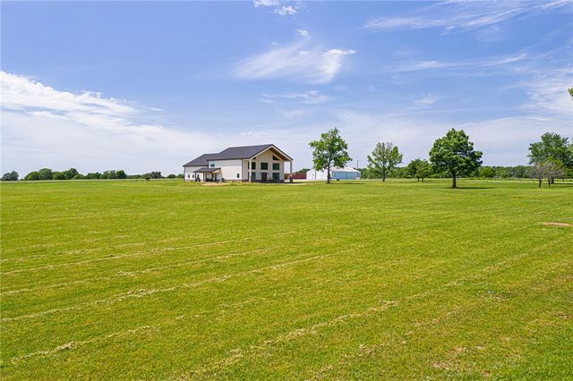 139172 HWY 82, Tahlequah, OK 74464