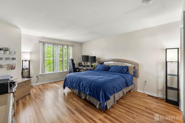 186 Sunshine Drive, Piscataway, NJ 08854