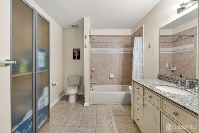 186 Sunshine Drive, Piscataway, NJ 08854