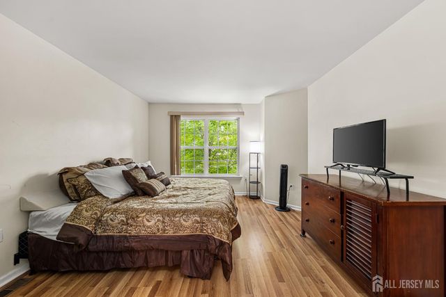 186 Sunshine Drive, Piscataway, NJ 08854