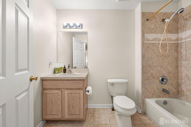186 Sunshine Drive, Piscataway, NJ 08854