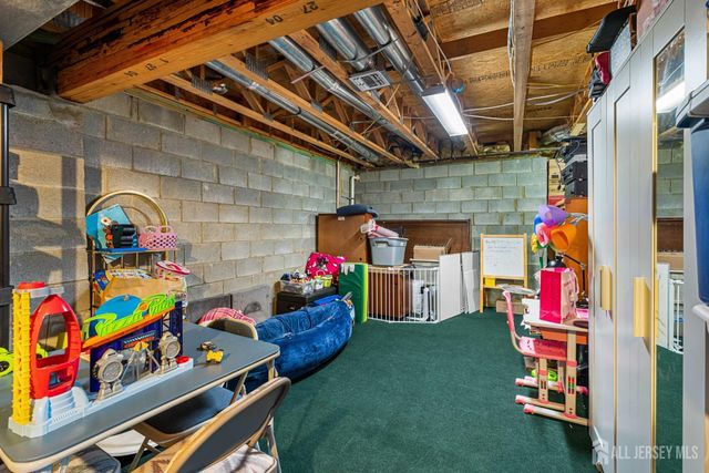 186 Sunshine Drive, Piscataway, NJ 08854