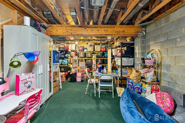 186 Sunshine Drive, Piscataway, NJ 08854