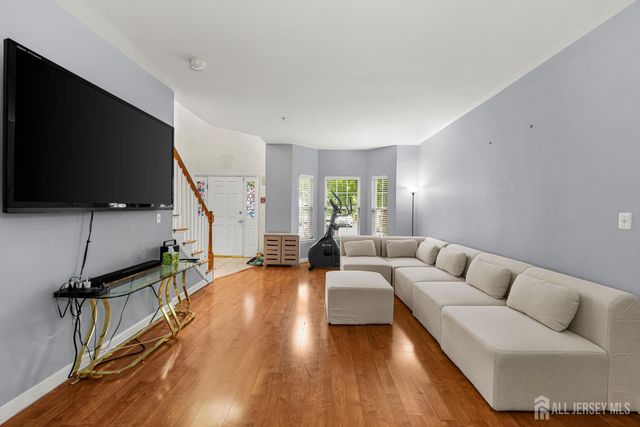 186 Sunshine Drive, Piscataway, NJ 08854