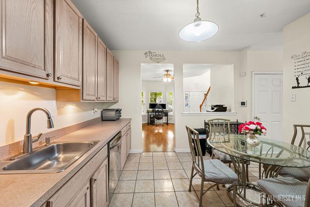 186 Sunshine Drive, Piscataway, NJ 08854