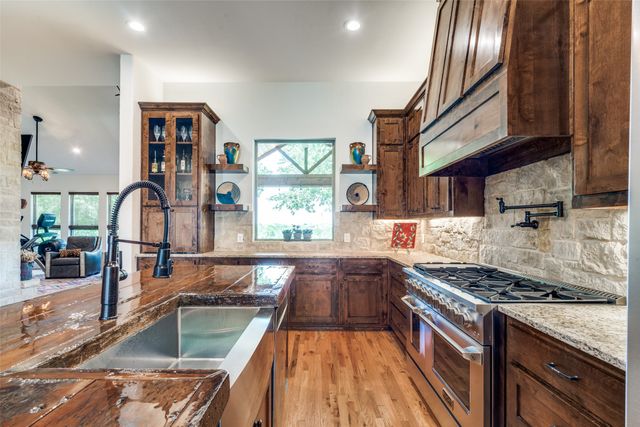 626 Lone Tree Road, Nevada, TX 75173