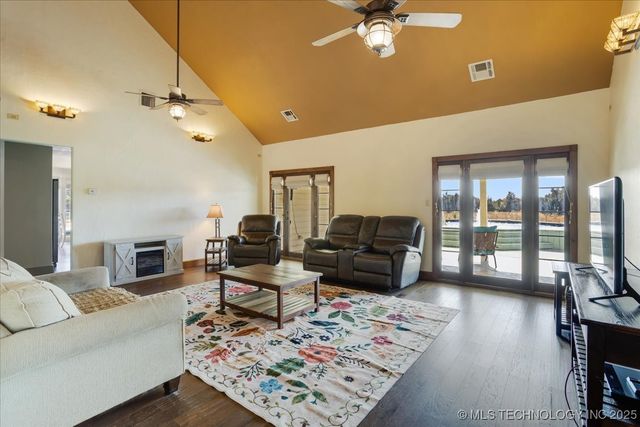 1061 Simons Road, Durant, OK 74701