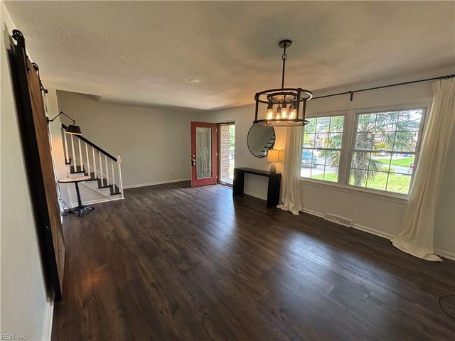 723 Sir Walter CIR, Virginia Beach, VA 23452