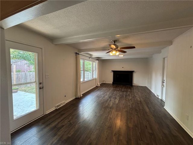 723 Sir Walter CIR, Virginia Beach, VA 23452