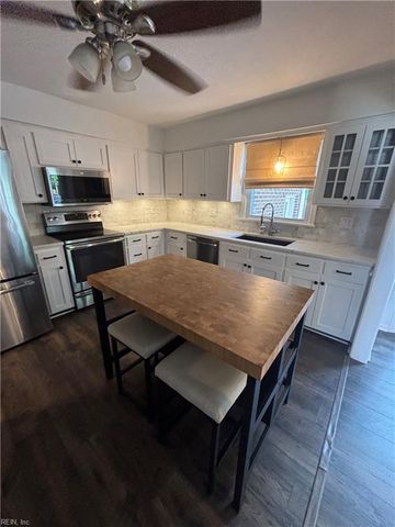 723 Sir Walter CIR, Virginia Beach, VA 23452
