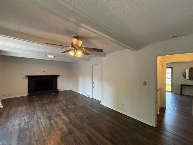 723 Sir Walter CIR, Virginia Beach, VA 23452