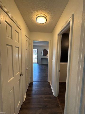 723 Sir Walter CIR, Virginia Beach, VA 23452