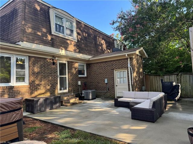723 Sir Walter CIR, Virginia Beach, VA 23452
