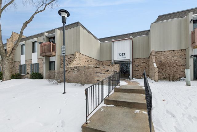 7333 Grand Avenue 204, Downers Grove, IL 60516