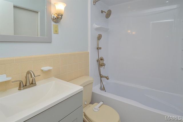 8720 Brookview Drive, Crestwood, MO 63126