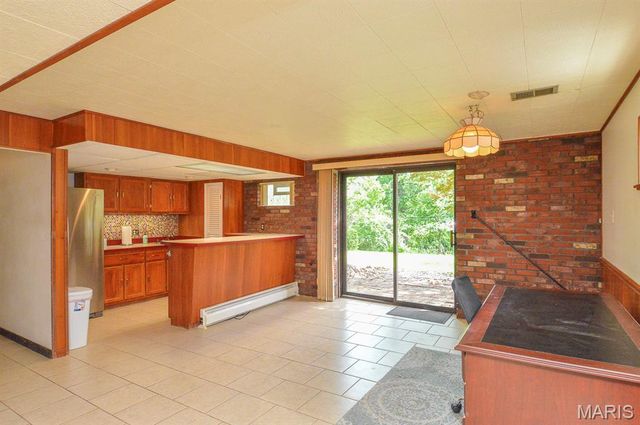 8720 Brookview Drive, Crestwood, MO 63126