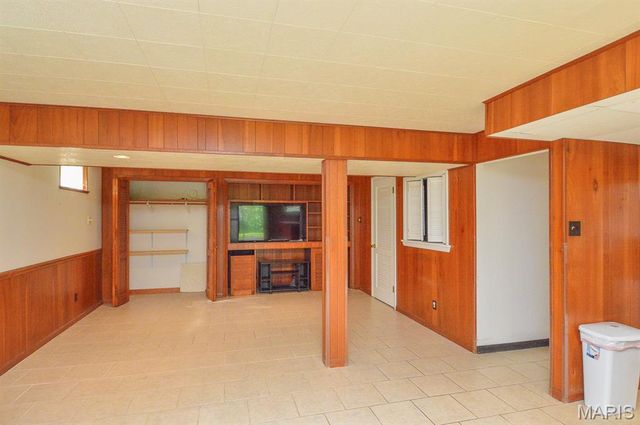 8720 Brookview Drive, Crestwood, MO 63126