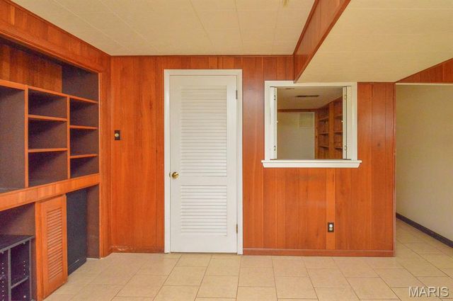 8720 Brookview Drive, Crestwood, MO 63126