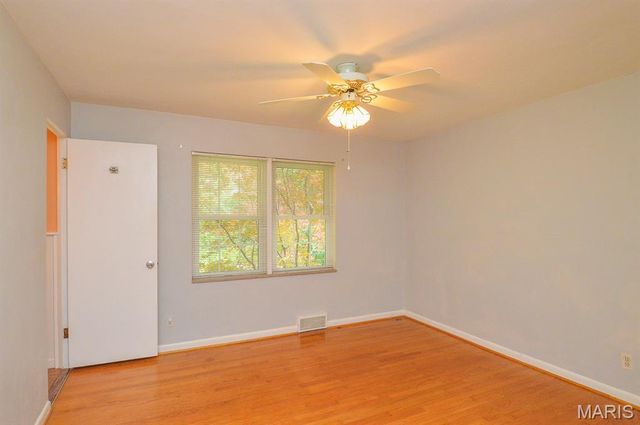 8720 Brookview Drive, Crestwood, MO 63126