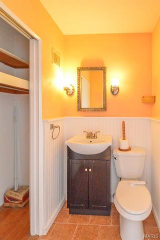 8720 Brookview Drive, Crestwood, MO 63126