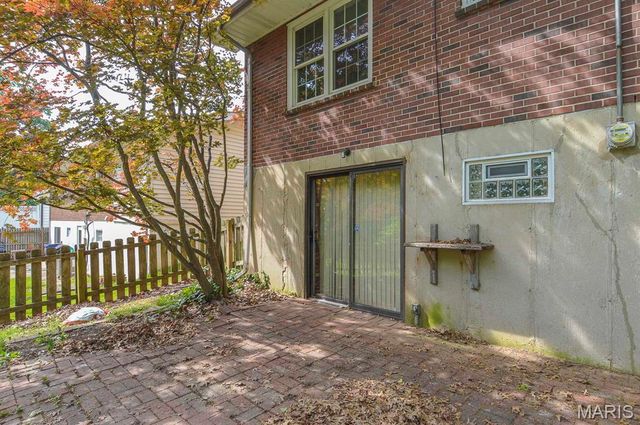 8720 Brookview Drive, Crestwood, MO 63126