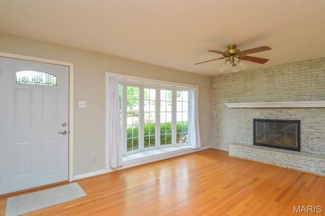 8720 Brookview Drive, Crestwood, MO 63126