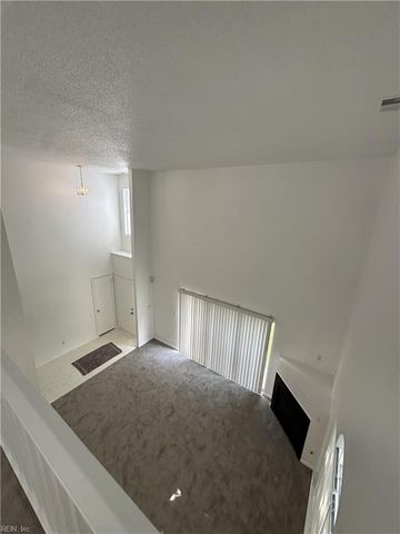 4 Marigold LN, Hampton, VA 23663