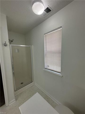 4 Marigold LN, Hampton, VA 23663