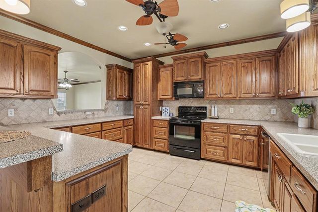 2560 Tori Lane, Newcastle, OK 73065