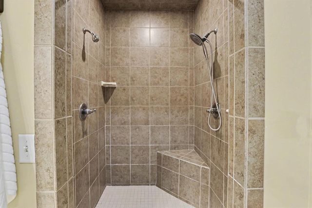 2560 Tori Lane, Newcastle, OK 73065