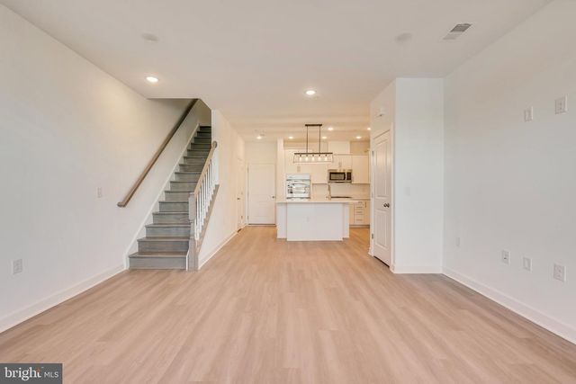 14348 YESLER AVE, Chantilly, VA 20151