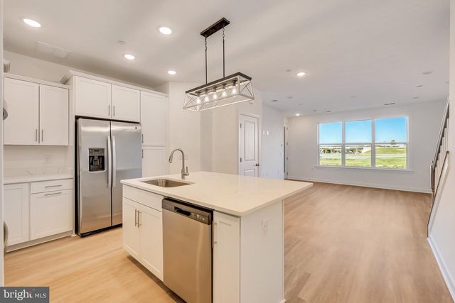 14348 YESLER AVE, Chantilly, VA 20151