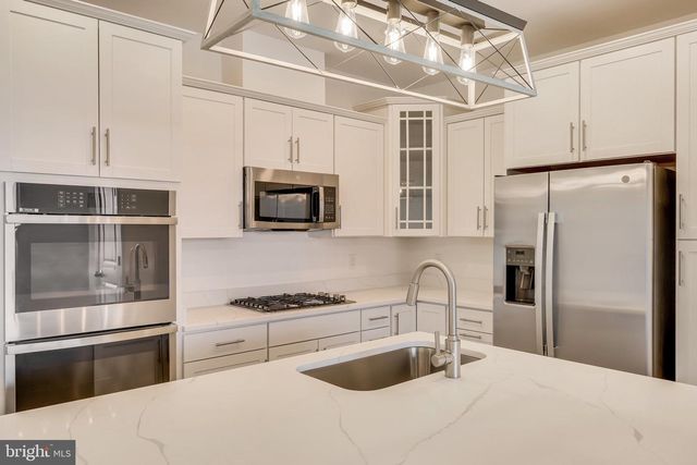 14348 YESLER AVE, Chantilly, VA 20151