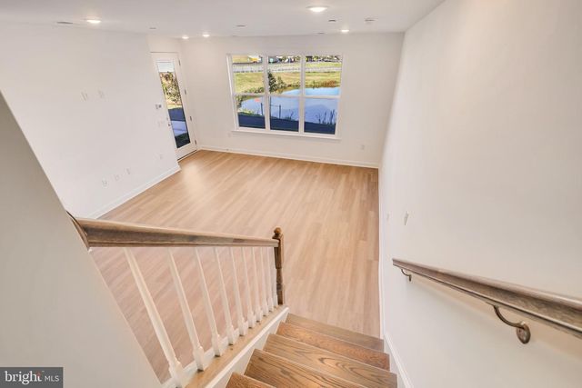 14348 YESLER AVE, Chantilly, VA 20151