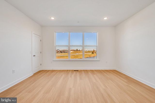 14348 YESLER AVE, Chantilly, VA 20151