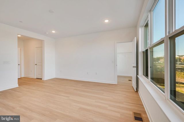 14348 YESLER AVE, Chantilly, VA 20151