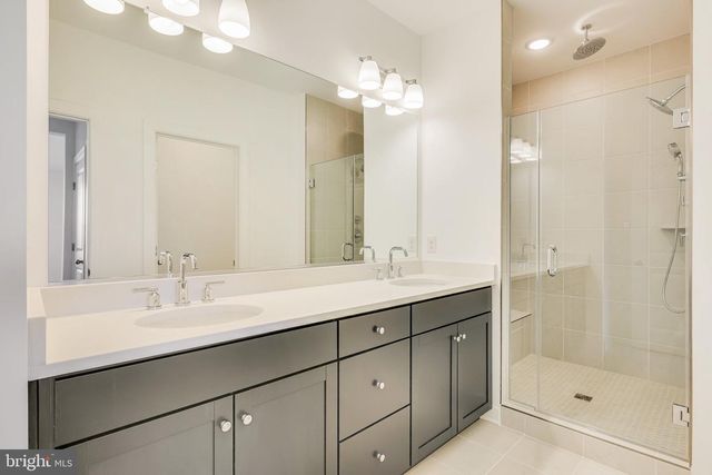 14348 YESLER AVE, Chantilly, VA 20151